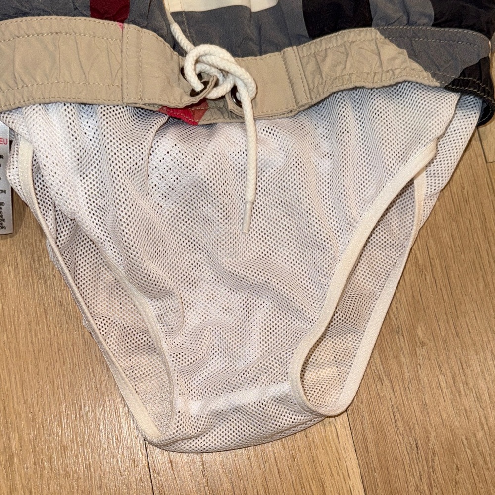 Burberry AUTHENTIC Checkered Swim Shorts - Beige, Black, Red Sz 10Y - Picture 13 of 14